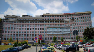 Omegna - E’ morto il bambino caduto in piscina, i genitori acconsentono alla donazione degli organi