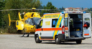 Verbania: Scontro auto-moto, centauro 39enne grave al Maggiore di Novara