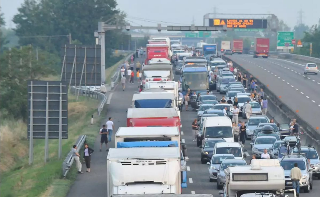 Tragedia sull’A1: Famiglia di Gravellona Toce decimata in incidente, la comunità in lutto