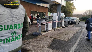 Bannio Anzino - Sotto sequestro il distributore di carburante: indagini in corso