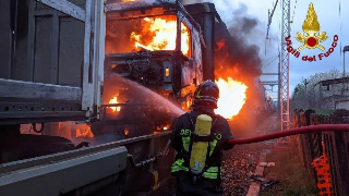 Varzo - Incendio su un treno merci: linea del Sempione interrotta per ore nella notte