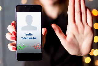 VCO - Maxi-truffa da 30mila euro con falsi sms e finti agenti: recuperata gran parte della somma