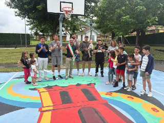 Casale Corte Cerro - Inaugurato il nuovo campo di basket all’interno del parco giochi