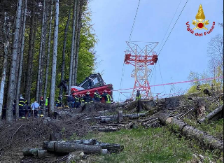 Verbania - Mottarone, nuova udienza preliminare: cinque imputati a processo per la tragedia della funivia