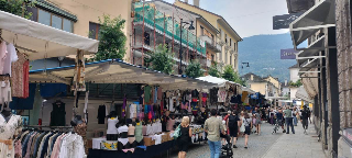 Domodossola - Folklore e tradizione animano il mercato: tra lavanda, danze e costumi d’epoca