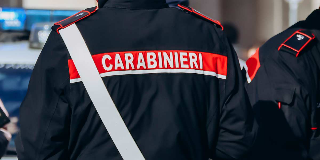 Domodossola - Picchia la moglie davanti alle figlie: arrestato 48enne per maltrattamenti